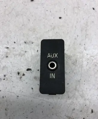 BMW 3 E90 E91 AUX in-socket connector 61316930561 6930561