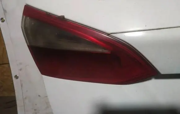Ford Focus Tailgate rear/tail lights