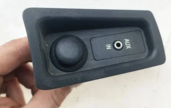 BMW 1 E81 E87 AUX in-socket connector 6930561 9110410 61316930561