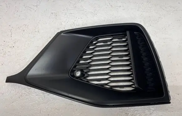 Audi Q8 Front bumper lower grill 4M8807681A