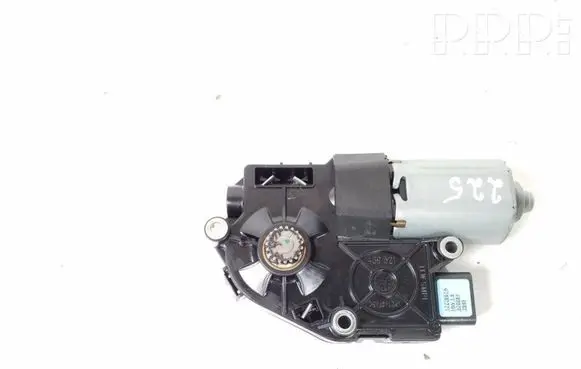Mercedes-Benz E W212 Sunroof motor/actuator A2128200008