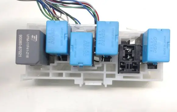 Toyota Auris E180 Fuse box set 9098702027 9008087021