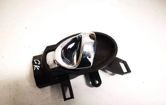 Nissan Juke I F15 Rear door interior handle