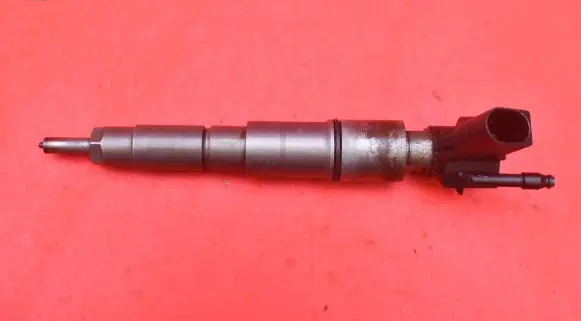 BMW 7 E65 E66 Fuel injector 7792721