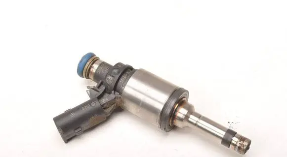 Hyundai i40 Fuel injector 353102E500