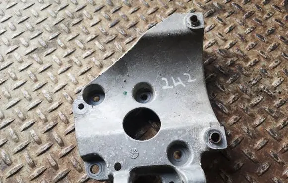 Ford Mondeo MK V A/C compressor mount bracket AV6Q10K360AA