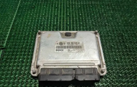 Volkswagen Golf IV Engine control unit/module 038906019AT 0281010974