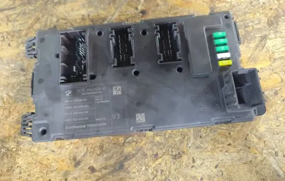 BMW 3 F30 F35 F31 SAM control unit 9866980 0003000002 00000F48