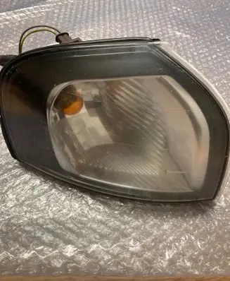 Volvo S80 Front indicator light 8678113