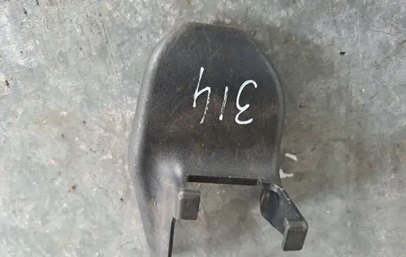 Toyota Avensis T220 Front mudguard 05020 42128