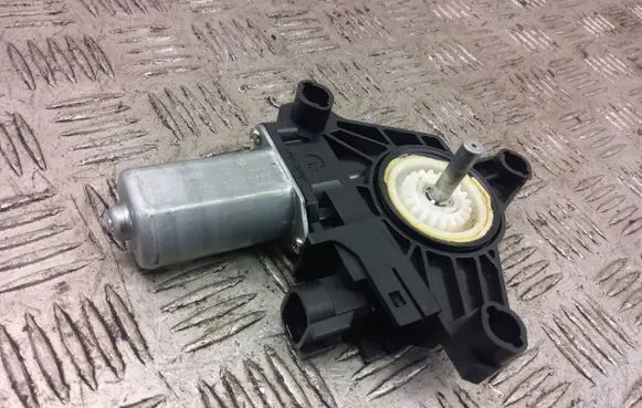 Fiat 500X Front door window regulator motor