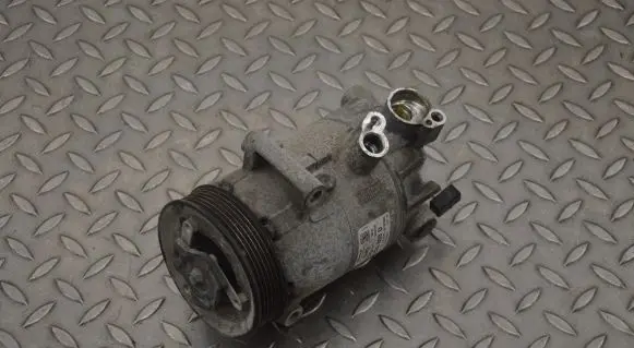 Volkswagen Golf VII Air conditioning (A/C) compressor (pump) 5Q0820803D