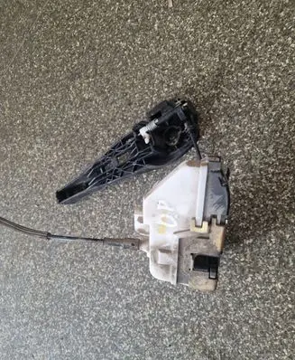 Citroen C3 Pluriel Front door lock