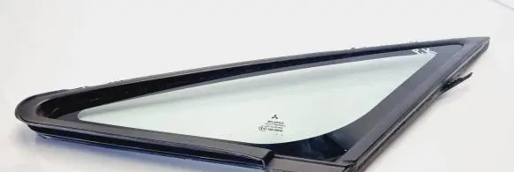 Mitsubishi Colt Front triangle window/glass 43R00048 DOT24AS2M68