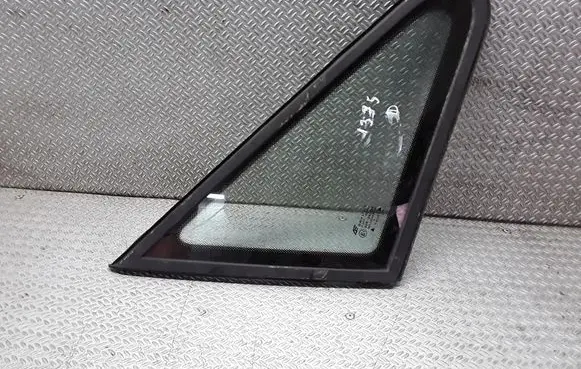 Ford Galaxy Front triangle window/glass 
