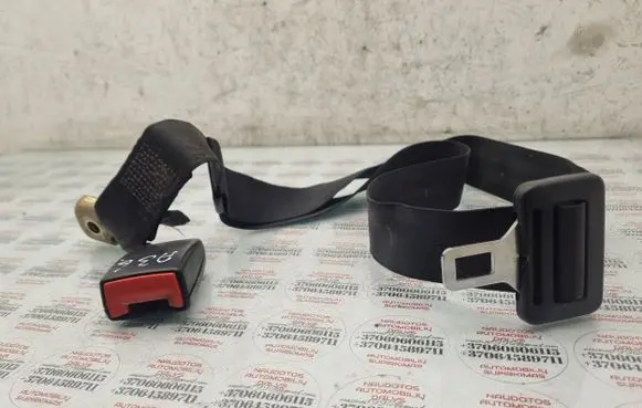 Middle seatbelt (rear)