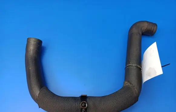 Mercedes-Benz B W245 Engine coolant pipe/hose OM640