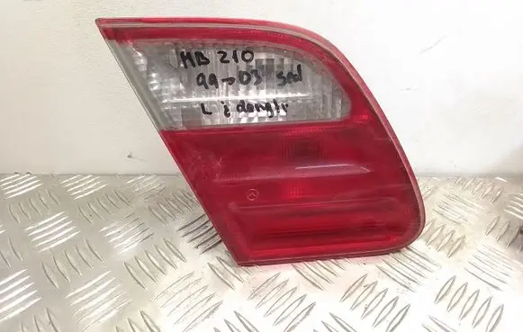 Mercedes-Benz E W210 Tailgate rear/tail lights A2108203764