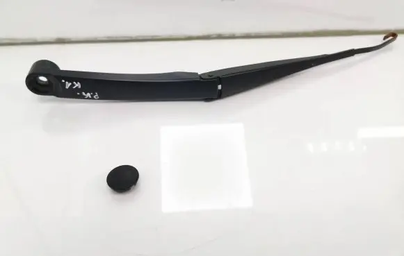 KIA Soul Front wiper blade arm P8545 2478