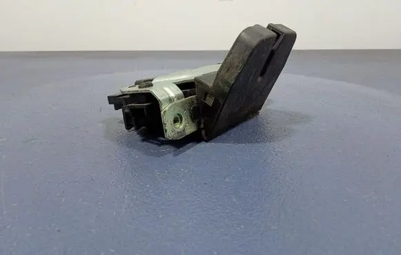Opel Astra H Tailgate/trunk/boot lock/catch/latch 13117285