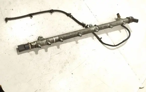 Mercedes-Benz E W211 Fuel main line pipe A6130700195 00807L2