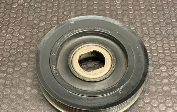 Nissan X-Trail T31 Crankshaft pulley 345533