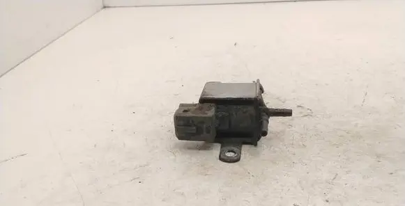 BMW 5 E34 Turbo solenoid valve 72191133 95T174 2243604