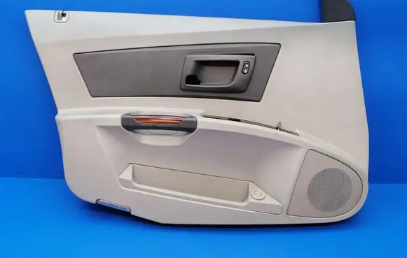 Cadillac CTS Front door card panel trim 25744029 1GA0005490