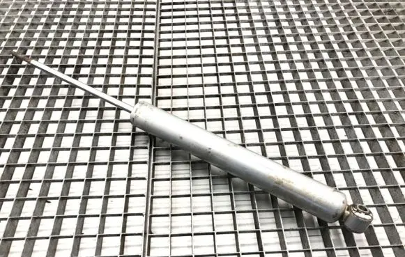 Jeep Wrangler Front shock absorber/damper B85100