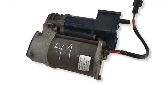 Mercedes-Benz C W205 Air suspension compressor/pump A2053200104 4430200191