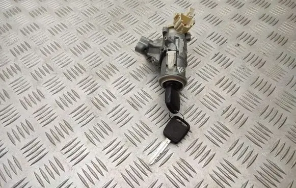 Toyota RAV 4 (XA20) Ignition lock 8978352040