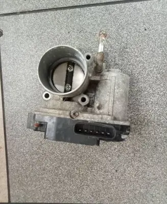 Suzuki Swift II Throttle body valve 0000