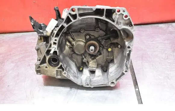 Nissan Micra C+C Manual 6 speed gearbox JR5072