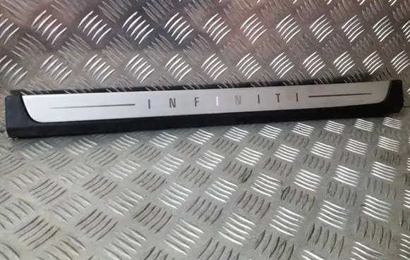 Infiniti FX Front sill trim cover 76894CG000