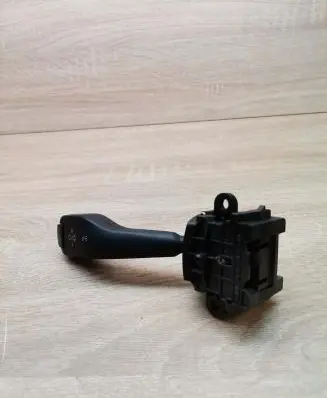 BMW 5 E39 Indicator stalk 8363668 01104010