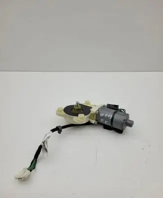 Mercedes-Benz CLS C219 Front door window regulator motor 0130821433 A2195408705