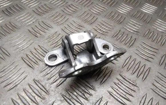 Toyota Prius (XW30) Rear door upper hinge