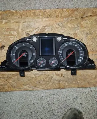 Volkswagen PASSAT B6 Speedometer (instrument cluster) A2C53145550