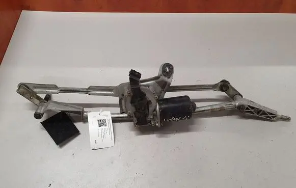 Volvo V70 Front wiper linkage and motor 09157850