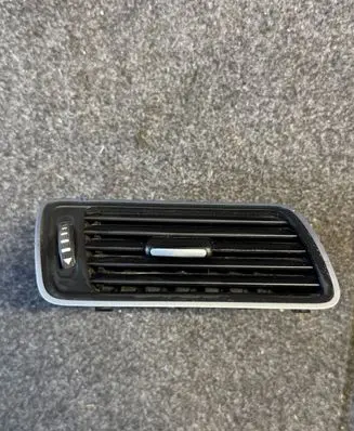 Volkswagen PASSAT B7 Dashboard side air vent grill/cover trim S0911238J