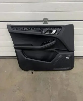 Porsche Macan (95B) Front door card panel trim