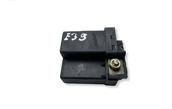 BMW 5 E39 Glow plug pre-heat relay 2246919