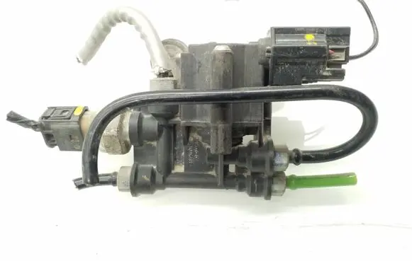 Land Rover Discovery 3 - LR3 Other engine bay part RVH000046