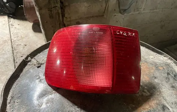 Audi A6 S6 C4 4A Rear/tail lights 138007