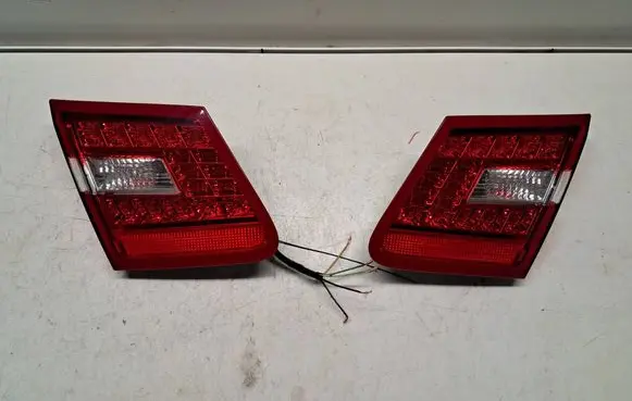 Mercedes-Benz E C207 W207 Tailgate rear/tail lights A2078200364 A2078200464