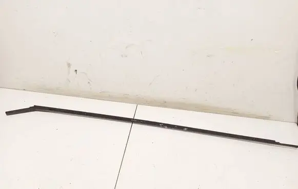 Volkswagen Sharan Front door glass trim molding 