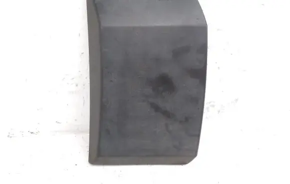 (B) pillar trim (bottom)