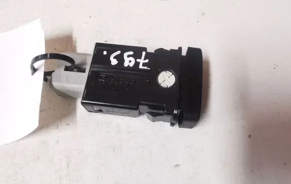 Toyota Avensis Verso Seat heating switch 191333 4650H15