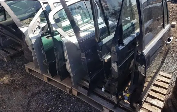 Mitsubishi Carisma Rear door