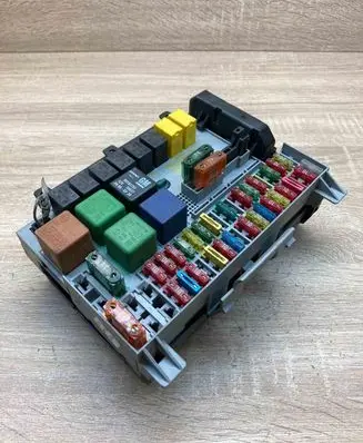 Opel Vectra B Fuse box set 90504534 USED